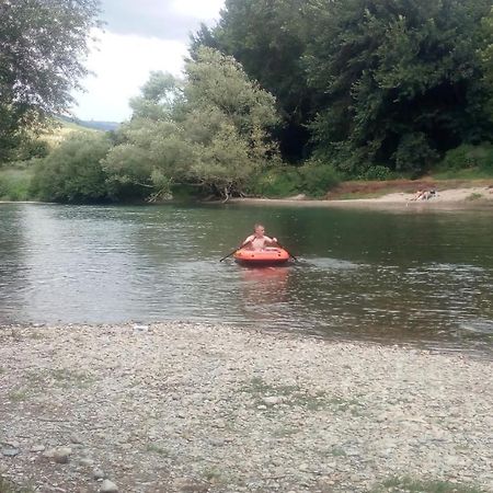 Gite De La Fontaine Paulhe Bagian luar foto