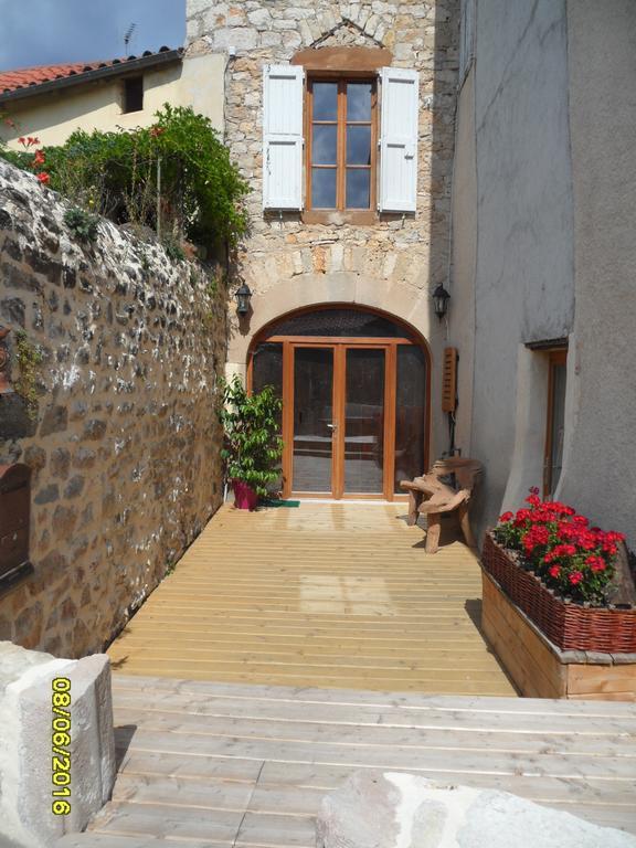 Gite De La Fontaine Paulhe Bagian luar foto